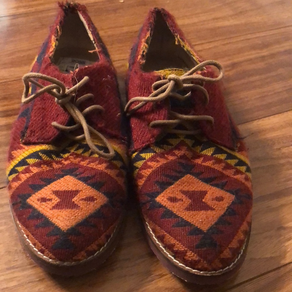 Steve Madden wool oxfords